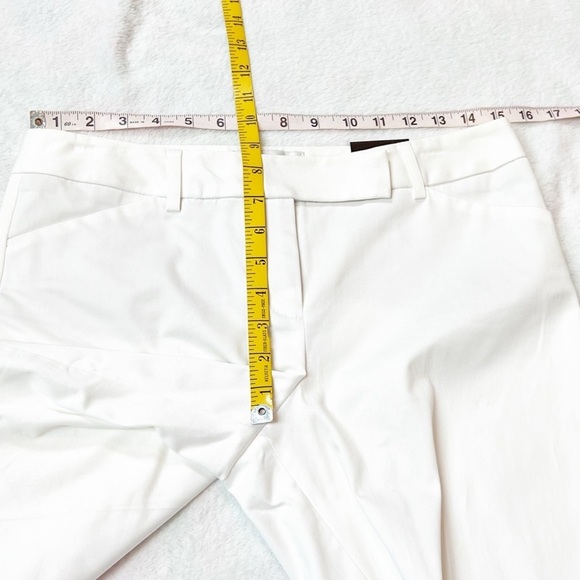 NWT Express Design Studio Editor Solid White Bermuda Shorts Size 4 Mid Rise - Picture 5 of 7